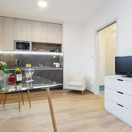 Harfa Apartments Praha Bagian luar foto