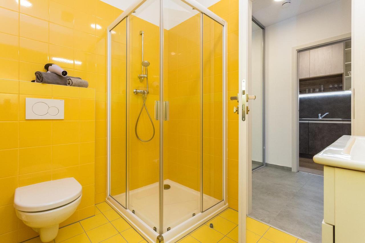 Harfa Apartments Praha Bagian luar foto