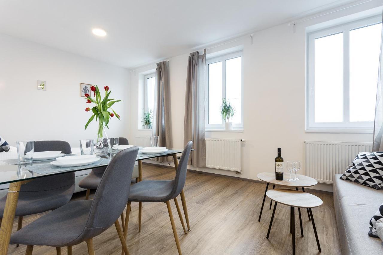 Harfa Apartments Praha Bagian luar foto