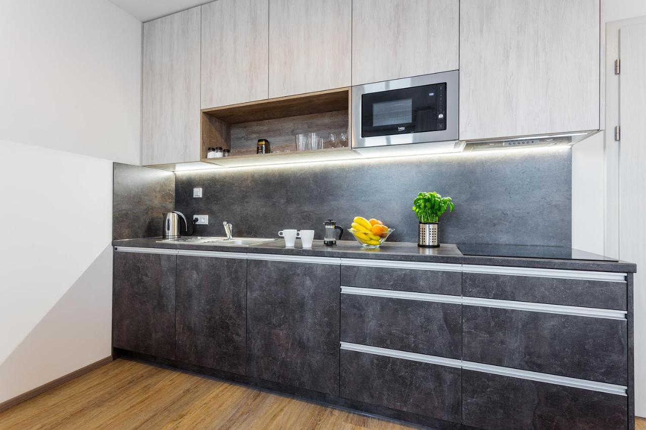 Harfa Apartments Praha Bagian luar foto