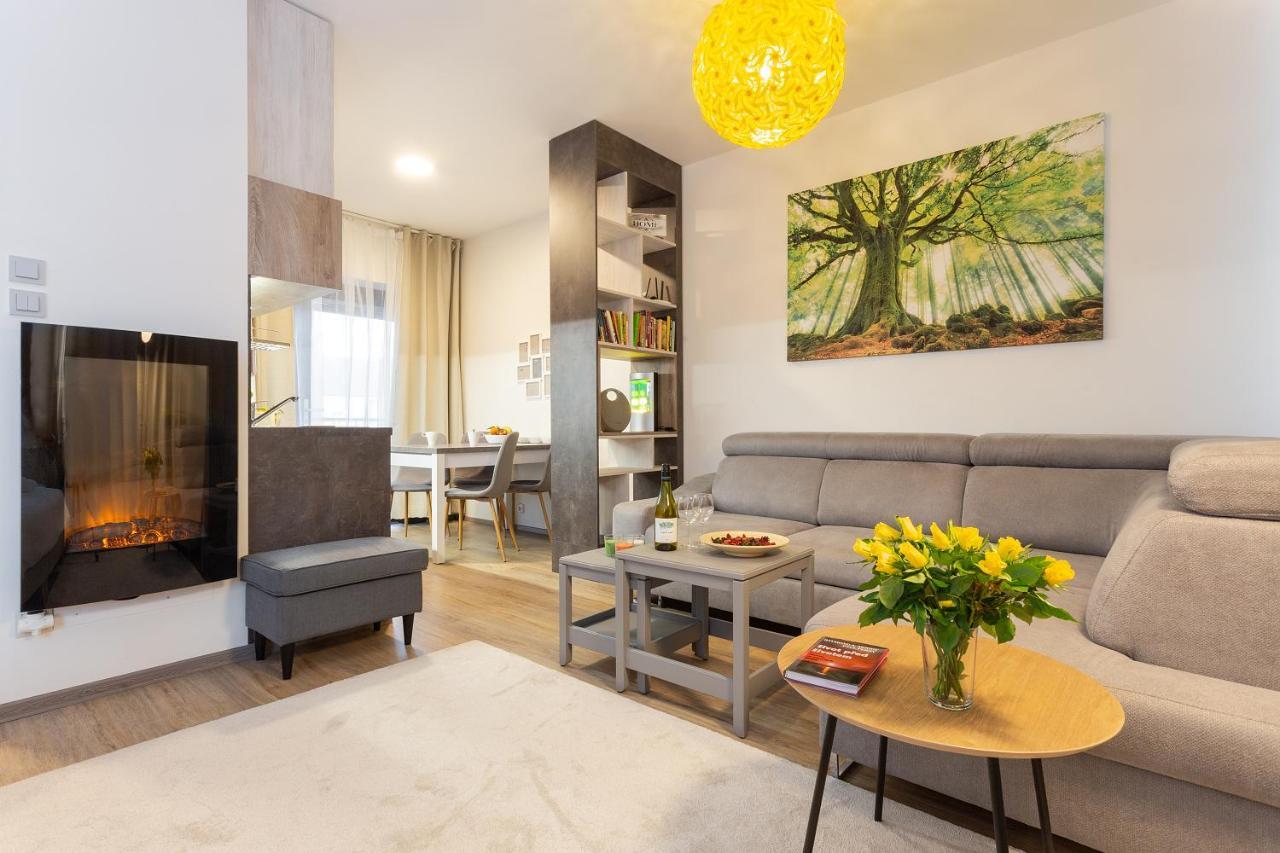 Harfa Apartments Praha Bagian luar foto