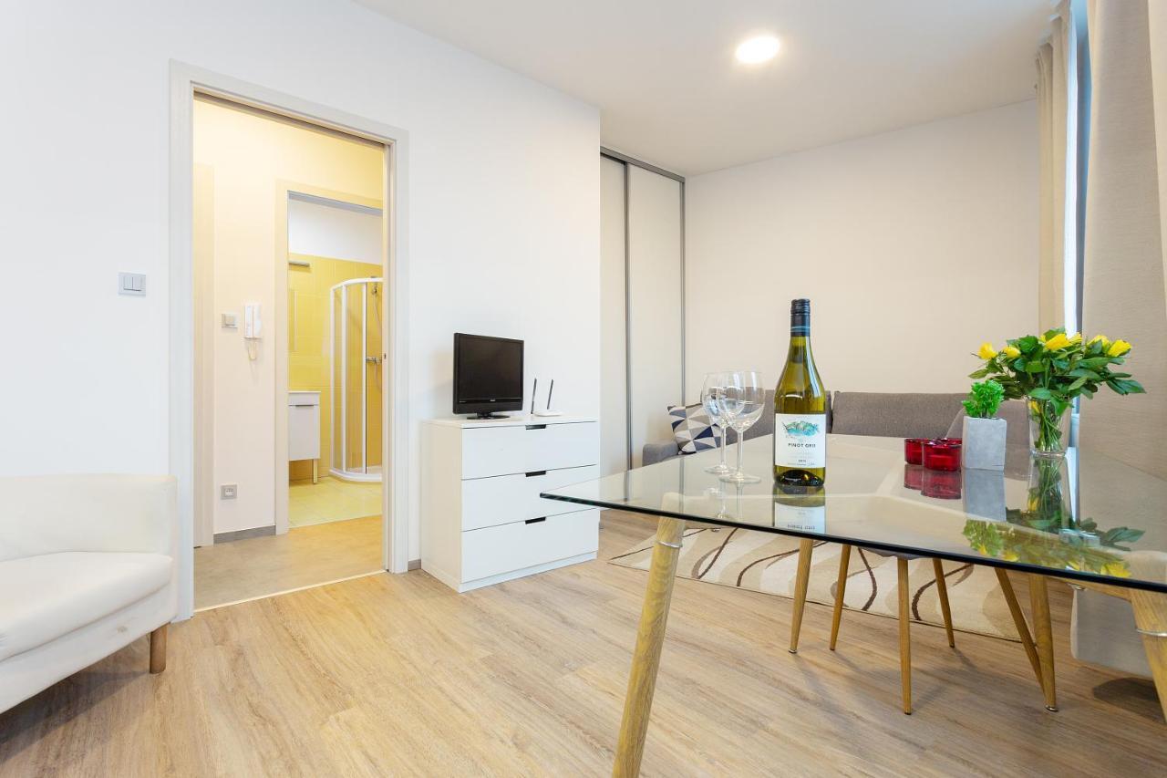 Harfa Apartments Praha Bagian luar foto