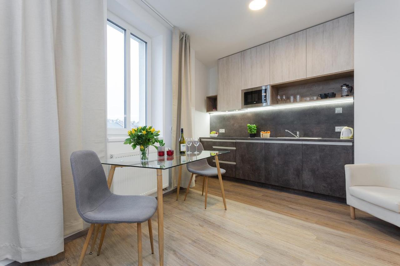 Harfa Apartments Praha Bagian luar foto