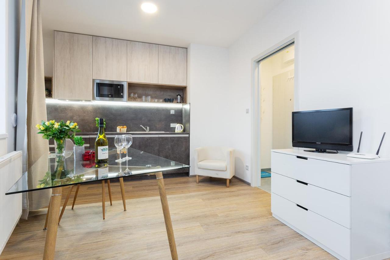 Harfa Apartments Praha Bagian luar foto